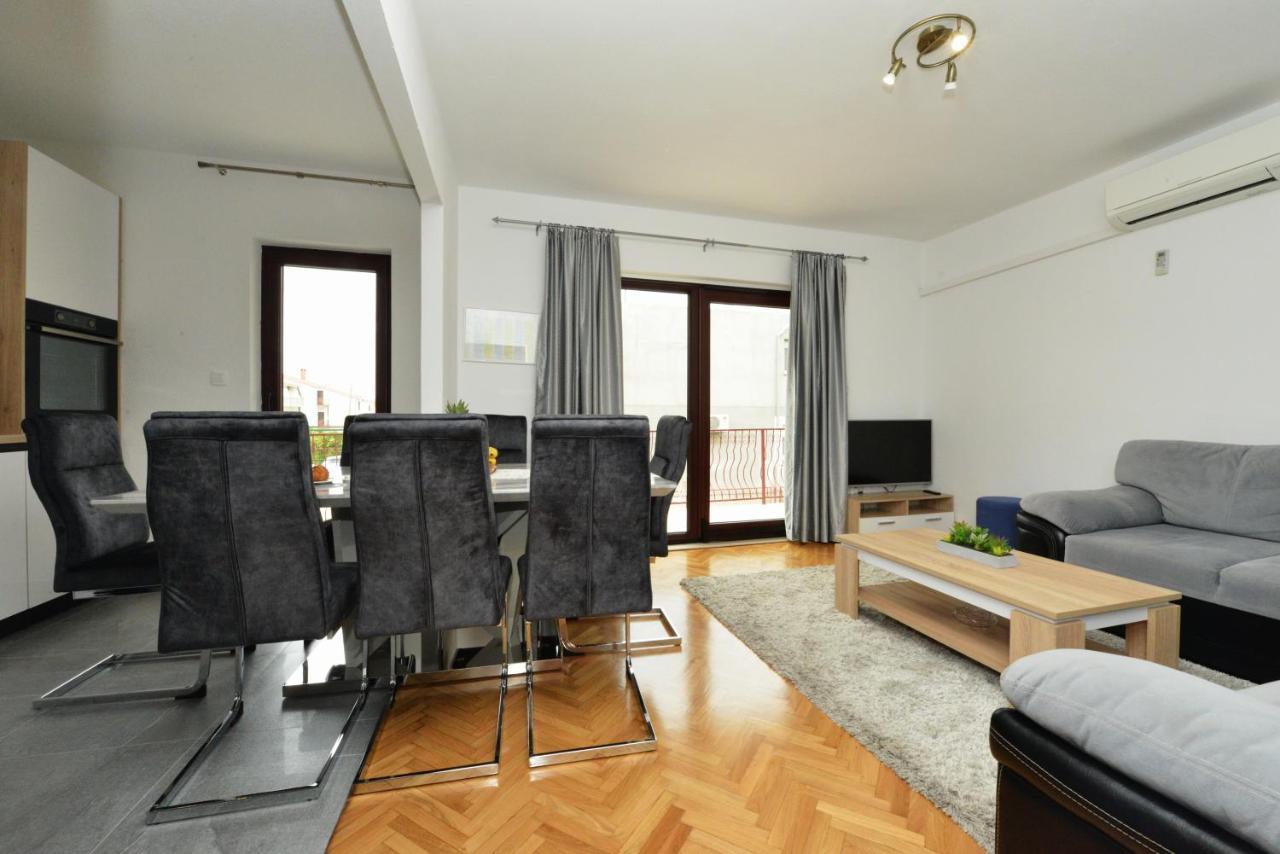 Apartmani Ivan Каштела Экстерьер фото