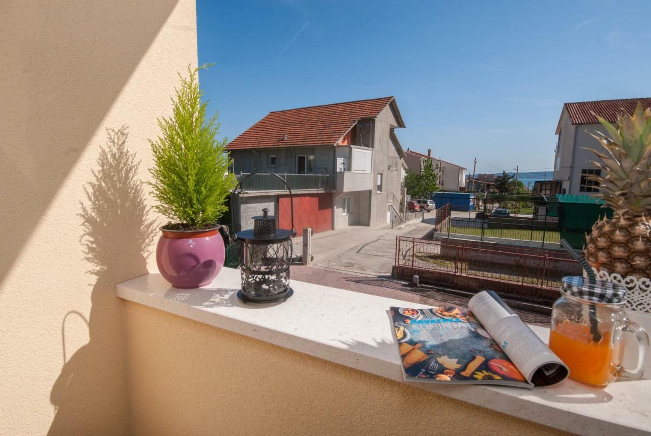 Apartmani Ivan Каштела Экстерьер фото