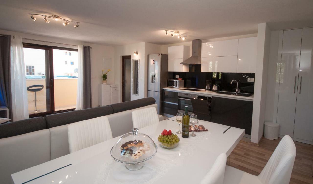 Apartmani Ivan Каштела Экстерьер фото